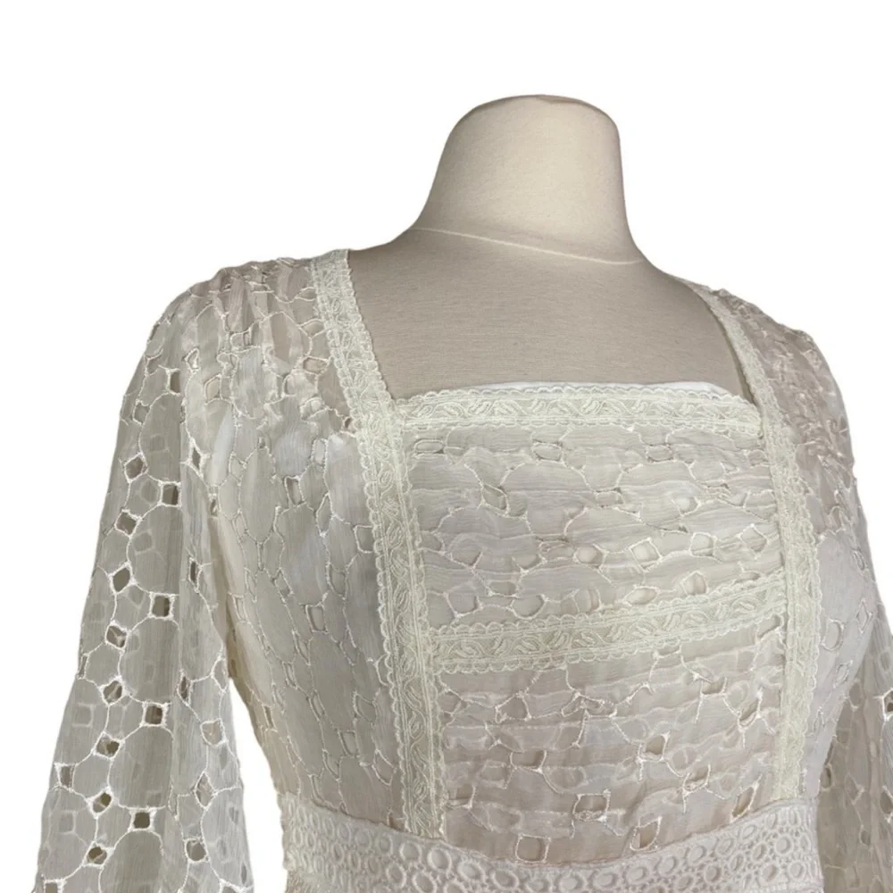 SUNDANCE CATALOG Embroidered Lace FRILL
SEEKER Silk Blouse Sz Medium Boho Eyelet - Picture 2 of 7